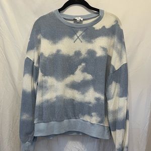 Cloud sweatshirt/pullover